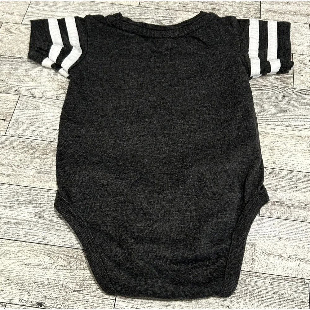 Universal Studios Wizarding World Hogwarts Crest Infant‎ Gray One Piece  6M
